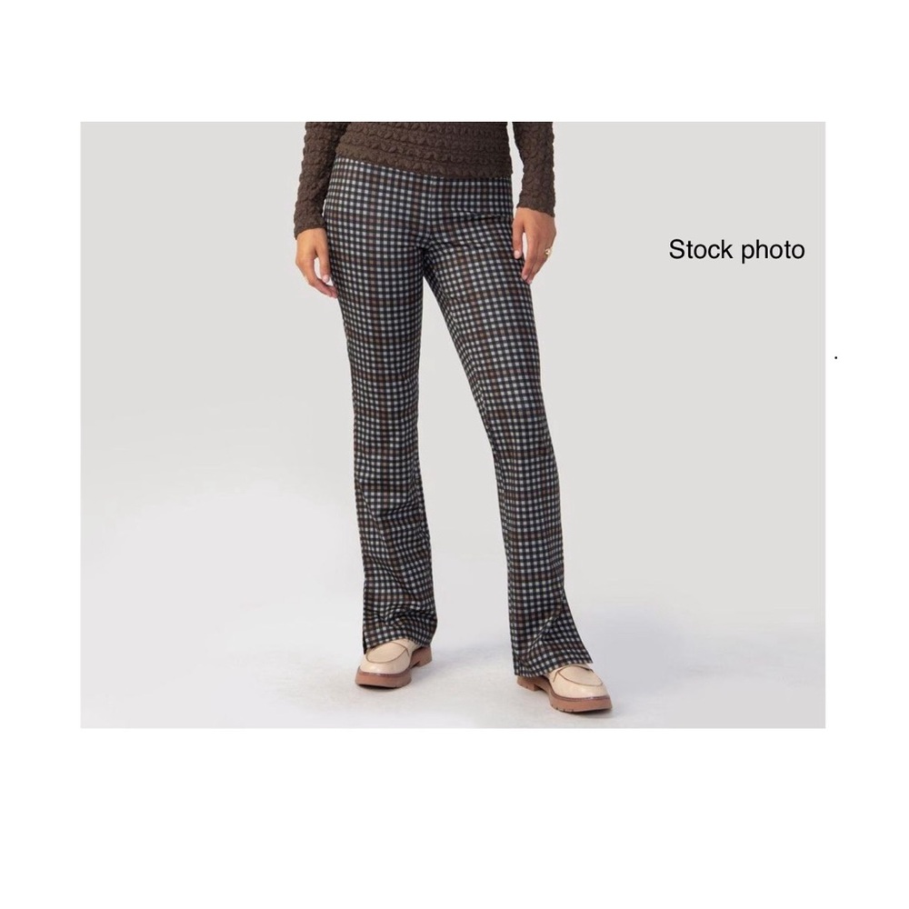 NWT- Sanctuary Kicker legging, your fall wardrobe staple!